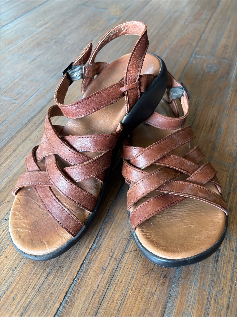 Chaco size 9 medium brown sandals - Picture 14 of 14
